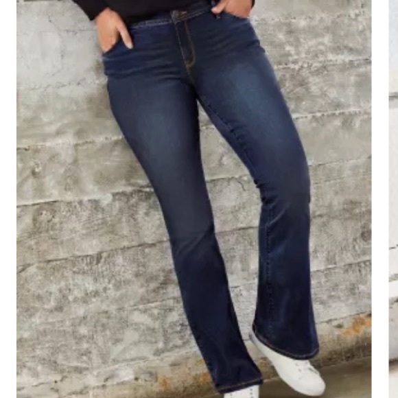 NWT Torrid Sim Boot Jean Mid Rise Medium Wash Size 20T